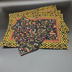 RETIRED Vera Bradley Placemats (4) & Napkins (4)